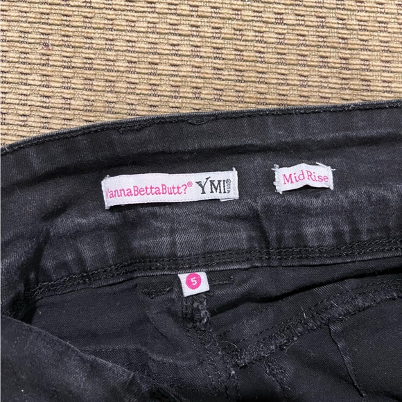 YMI Jeans Mid Rise triple button. - Picture 5 of 6